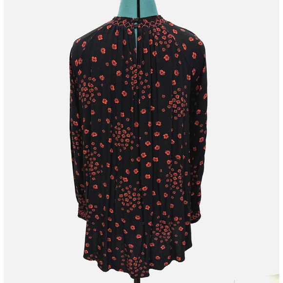 Free People Women's Flowers in Her Hair Tunic Black Red Smocked LS Top Sz Small - Picture 4 of 9